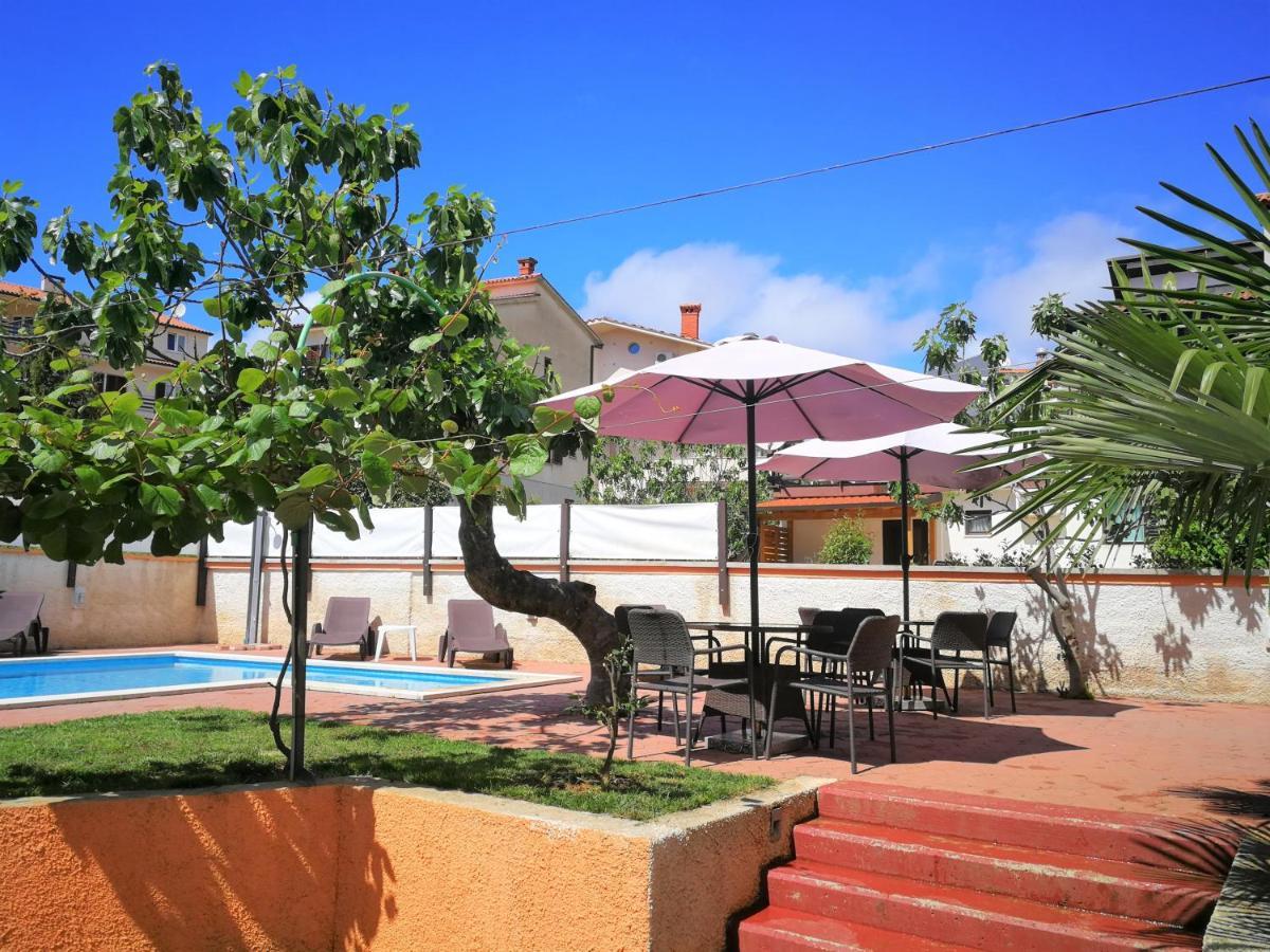 Apartments Bilic With Garden & Swimming Pool - 50M From The Beach Pjescana Uvala Eksteriør billede