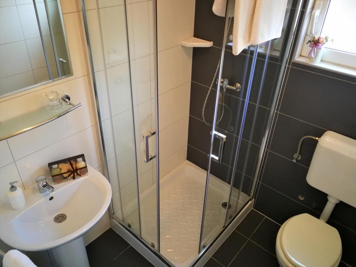 Apartments Bilic With Garden & Swimming Pool - 50M From The Beach Pjescana Uvala Eksteriør billede