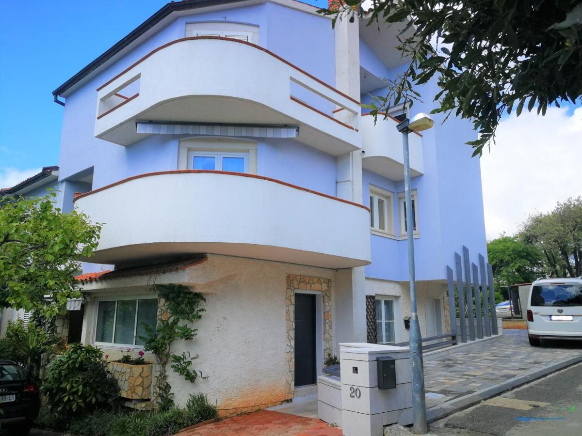 Apartments Bilic With Garden & Swimming Pool - 50M From The Beach Pjescana Uvala Eksteriør billede