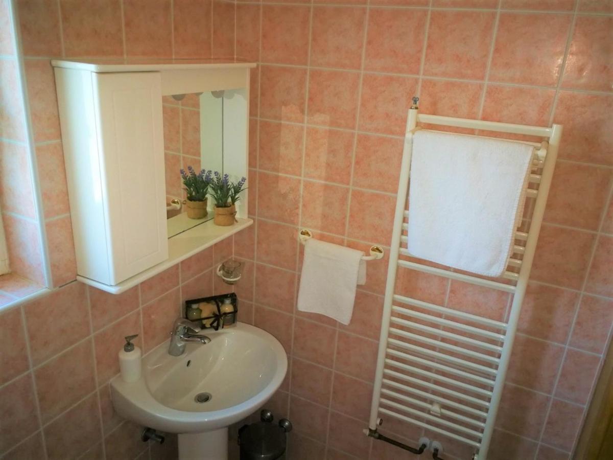 Apartments Bilic With Garden & Swimming Pool - 50M From The Beach Pjescana Uvala Eksteriør billede